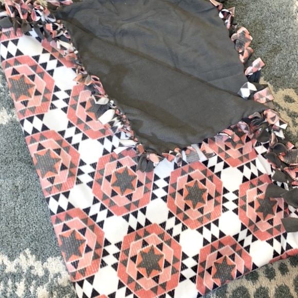 AVERAGE SIZE THROW (2 yards); HOMEMADE NO SEW FLEECE BLANKET - Picture 1 of 9